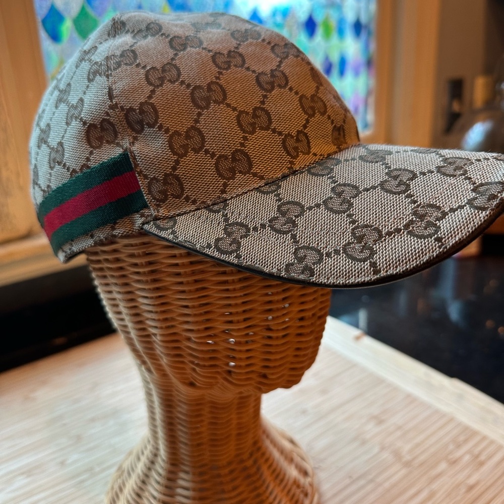 Authentic 100% Gucci baseball cap